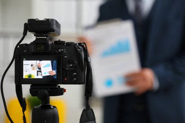 Erkek takım elbise ve kravat istatistikleri grafik panelini göster