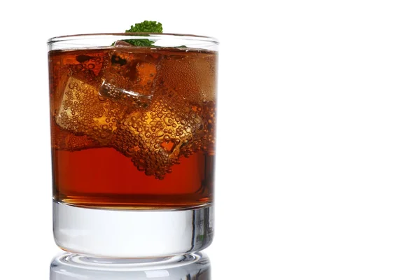 Cocktail whiskey cola with ice — Stock Photo, Image