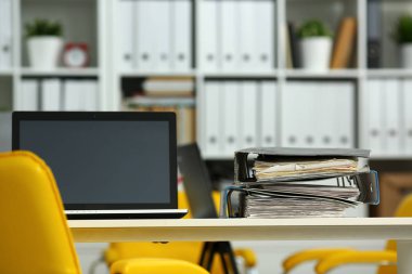 Boş ofis portre işyerinde