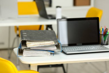 Boş ofis portre işyerinde