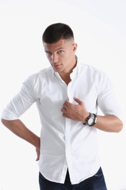 Bir beyaz genç başarılı iş adamı