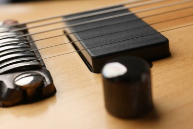 Gül ağacı boyun ile klasik şekli ahşap elektro gitar