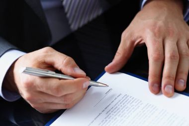 Erkek kol takım elbise ve kravat kısaltıldı formu doldur
