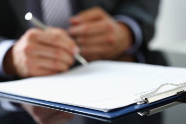 Erkek kol takım elbise ve kravat kısaltıldı formu doldur