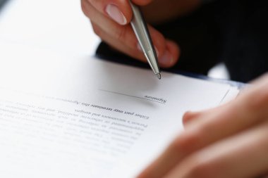 Erkek kol takım elbise ve kravat kısaltıldı formu doldur