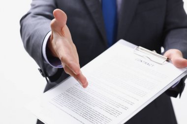 Takım elbiseli adam ve vermek el Merhaba olarak bağla