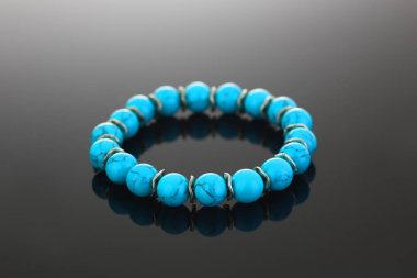 Bijuteri takı bilezik yapılmış