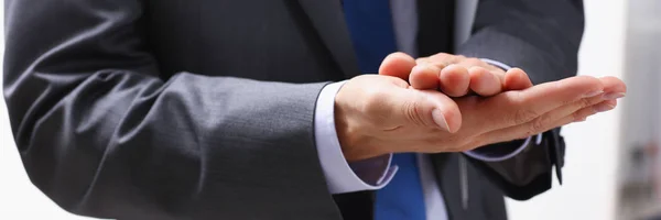 L'homme d'affaires applaudit lors d'un séminaire à — Photo