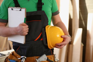 ile bilinmeyen el ulağı eller üzerinde bel ve