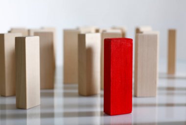 Bir kırmızı kazanan piyango ahşap blok satır