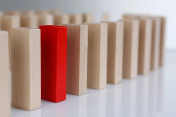 Um vencedor vermelho linha bloco de madeira loteria — Fotografia de Stock