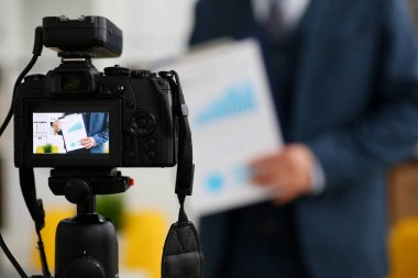 Erkek takım elbise ve kravat istatistikleri grafik panelini göster