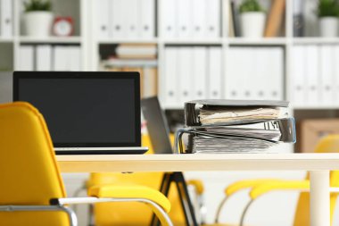 Boş ofis portre işyerinde