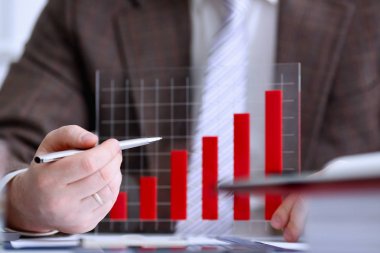 Takım elbise ve kravat erkek kol tutun gümüş kalem doldurma programı