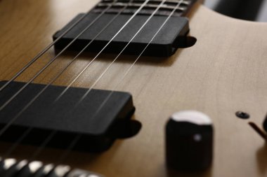 Gül ağacı boyun ile klasik şekli ahşap elektro gitar