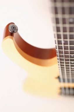 Gül ağacı boyun ile klasik şekli ahşap elektro gitar