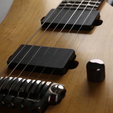 Gül ağacı boyun ile klasik şekli ahşap elektro gitar