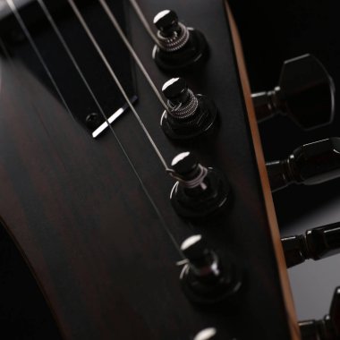 Gül ağacı boyun ile klasik şekli ahşap elektro gitar