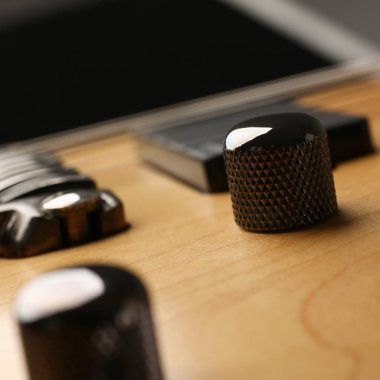 Gül ağacı boyun ile klasik şekli ahşap elektro gitar