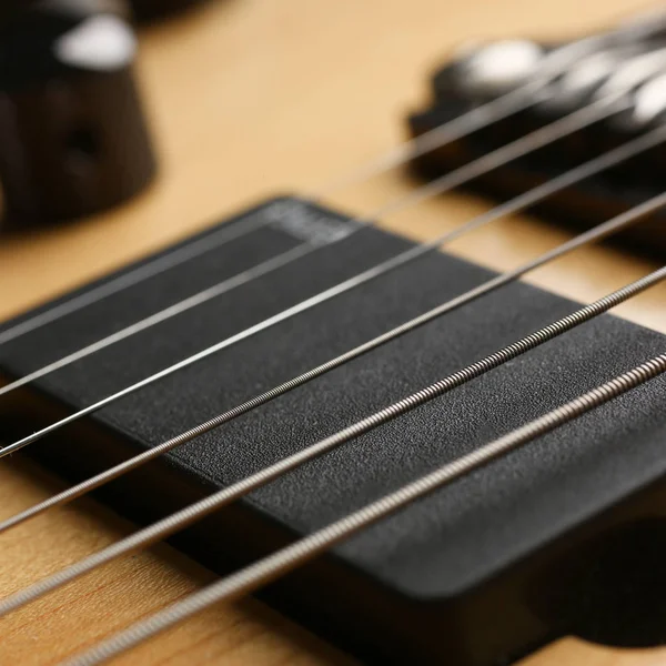 Gül ağacı boyun ile klasik şekli ahşap elektro gitar