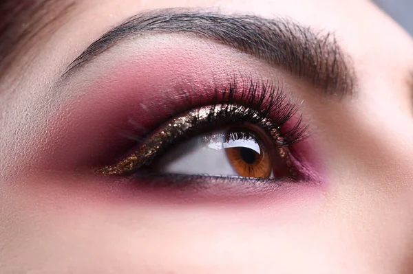 Make-up oog van jonge aantrekkelijke vrouw schoonheid portret — Stockfoto