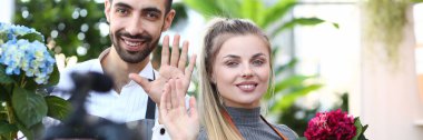Çiçekçi Vlogger Pot Blooming Ortanca Holding