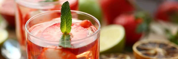 Strawberry punch home made cocktail closeup — Stock Photo, Image