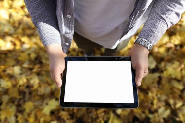 Açık hava tablet kullanıcısı