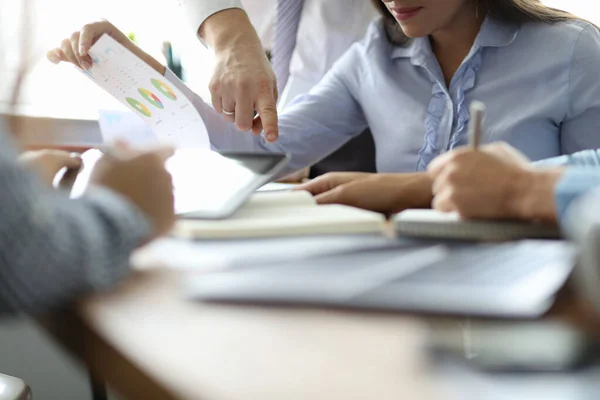 Staff working at financial report — Stock Photo, Image