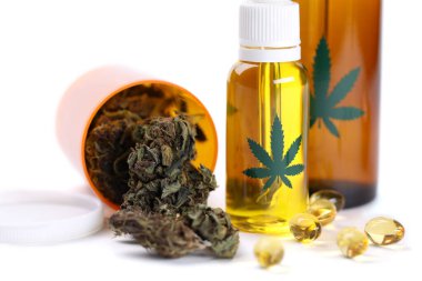 Cbd yağlı yasal kenevir otu beyaz arka planda izole edilmiş