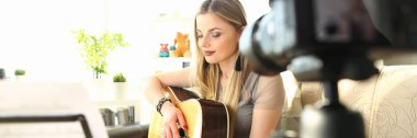 Müzikal Video Blog Konsept Online Ders Oluşturma