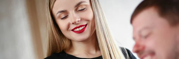 Woman Hairdresser with Closed Eyes Smiling to Man — Stock Photo, Image