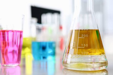 Uzmanlık için farklı örnekler.