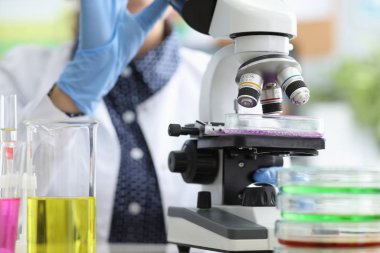 Modern ekipmanlı klinik