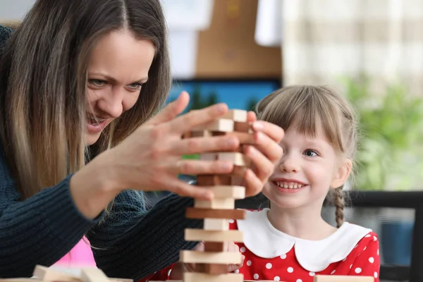 Daughter spending time with mum — Stock Photo, Image