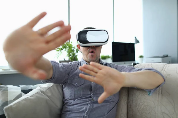 Dispositivo VR para relaxamento — Fotografia de Stock
