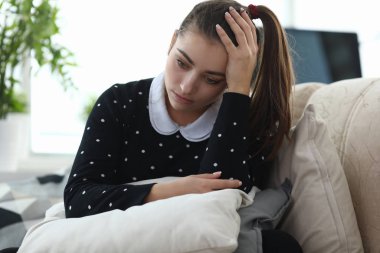 Girl experiences negative emotions, reflects.