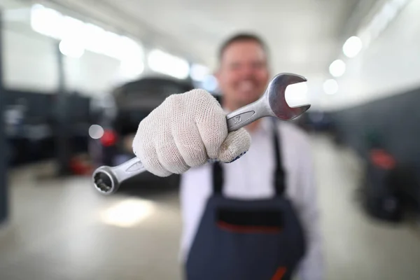 Hasarlı arabaları tamir etmek için metal araç — Stok fotoğraf