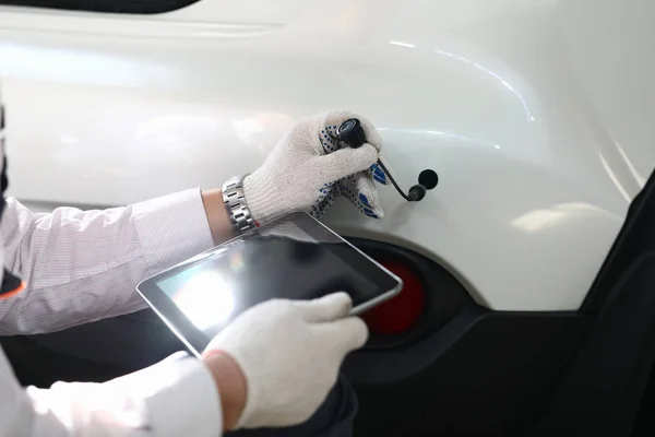 Trunk of white luxury car — Stock Photo, Image