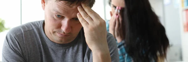 Schoonheid vrouw besloten om haar man te verrassen — Stockfoto