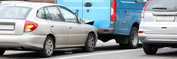 Acidente de carro na cidade — Fotografia de Stock