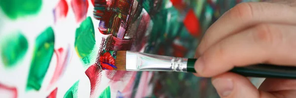 Artyści ręcznie maluje przyszłe malarstwo, abstrakcja — Zdjęcie stockowe