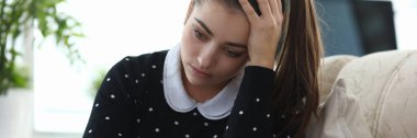 Girl experiences negative emotions, reflects.