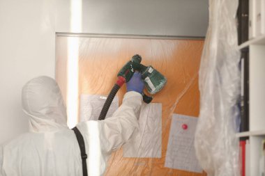 Nitelikli ressam ve tasarımcı