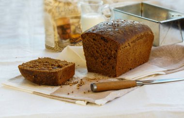 siyah, çavdar kişniş ile ev yapımı ekmek