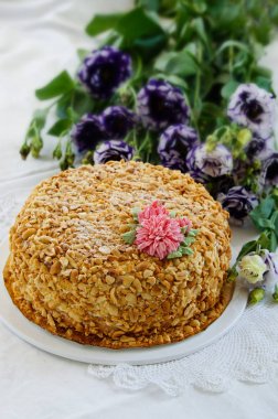 Fıstık ve tereyağı krema ile sünger kek