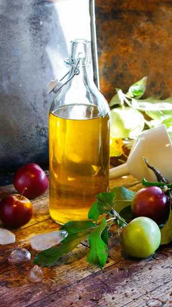 Sidra Manzana Zumo Manzana Fermentado Estela Rústica Manzanas Vieja Mesa — Foto de Stock