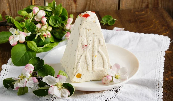 Традиционный Десерт Пасхального Кварка Конфетами — стоковое фото