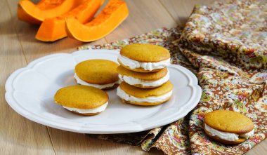 seçici odak ricotta peynirli kremalı kabak whoopie