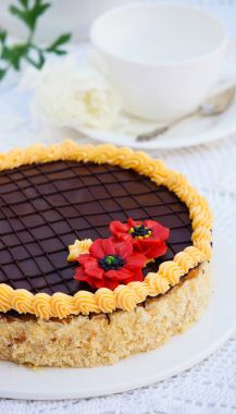 tereyağı krema ve çikolata ile pasta. shortcrust pasta 